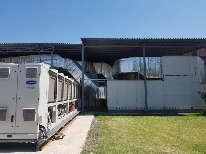 Chiller, air handling unit & ductwork